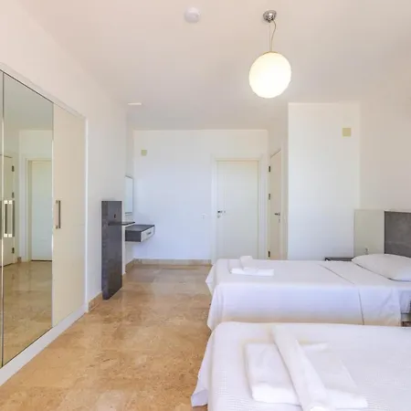 Luxury 4 Bedroom Antalya 1046 Vilă *