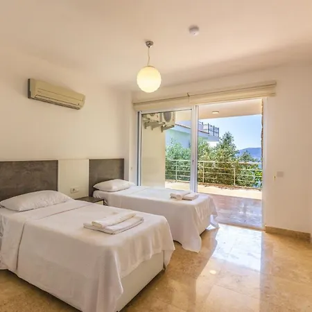 Luxury 4 Bedroom Antalya 1046 Vilă