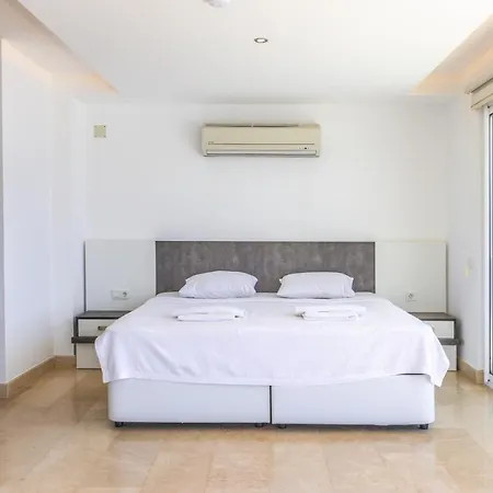 Vilă Luxury 4 Bedroom Antalya 1046