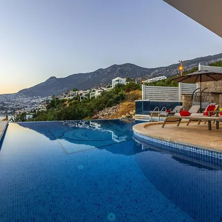Luxury 4 Bedroom Antalya 1046 *