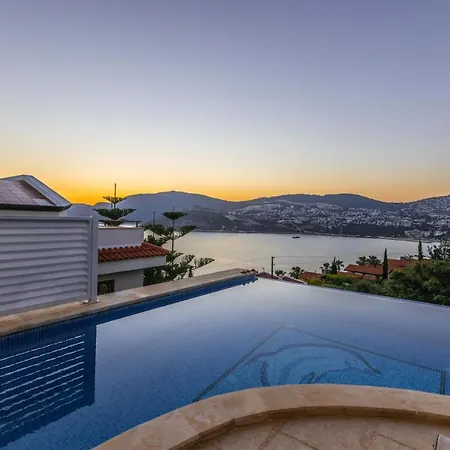 Vilă Luxury 4 Bedroom Antalya 1046