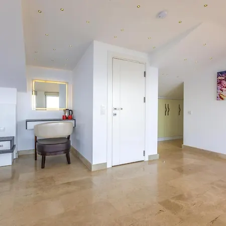 Luxury 4 Bedroom Antalya 1046 Vilă