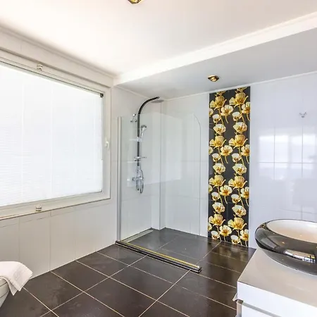 Luxury 4 Bedroom Antalya 1046 Вилла *