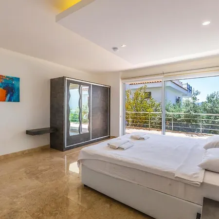 Luxury 4 Bedroom Antalya 1046 Вилла Калкан