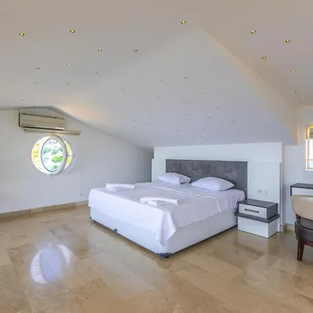 Вилла Luxury 4 Bedroom Antalya 1046